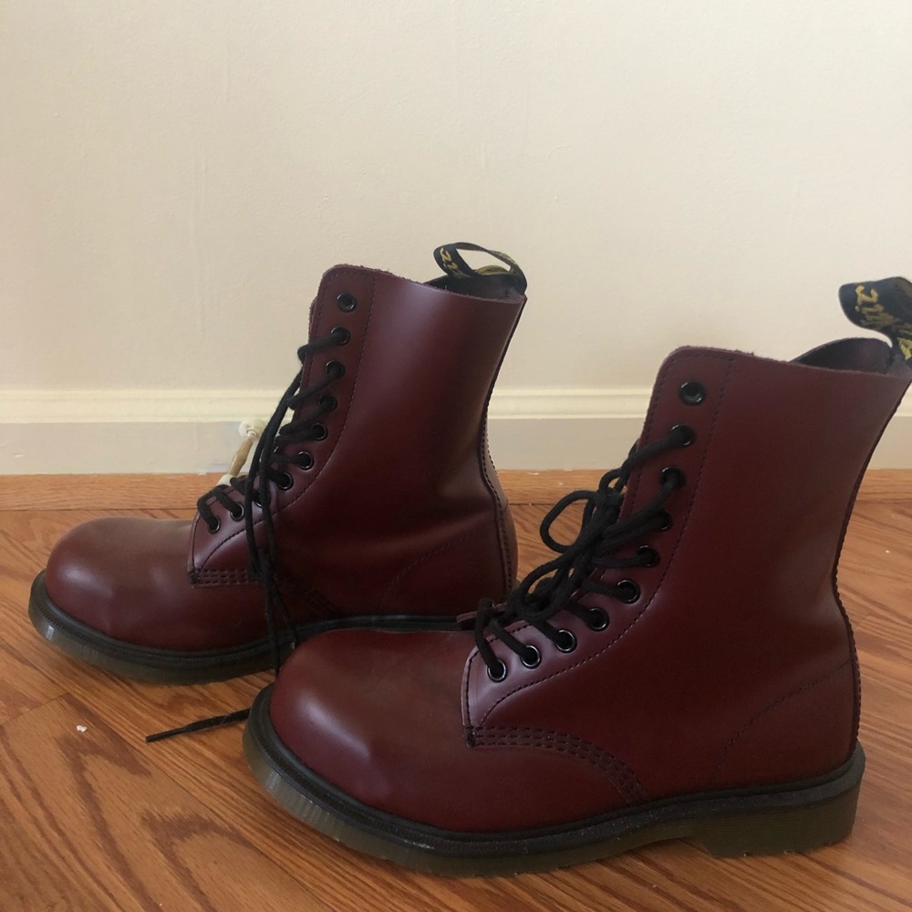 Doc marten maroon boots